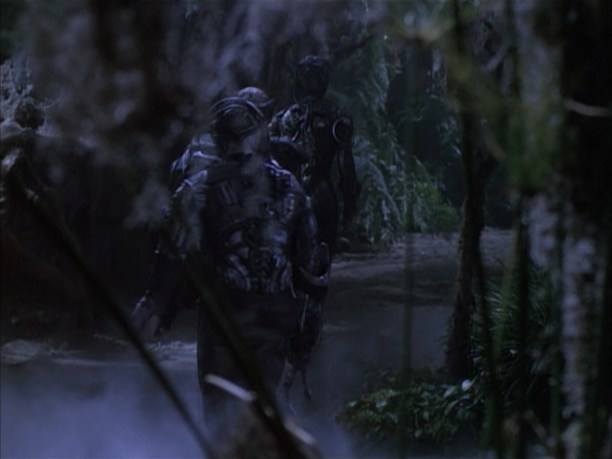 extant_StarTrek_VOY_6x02-SurvivalInstinct_02777.jpg