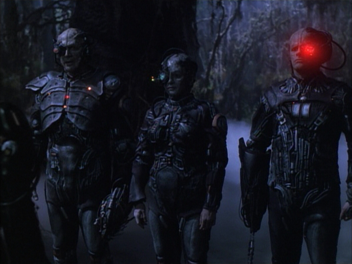 extant_StarTrek_VOY_6x02-SurvivalInstinct_02820.jpg