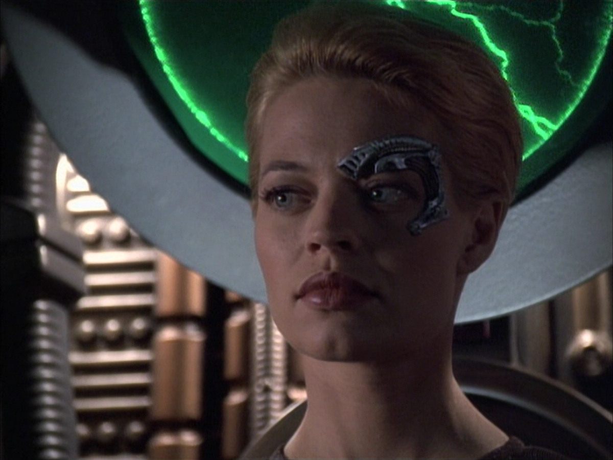 extant_StarTrek_VOY_6x02-SurvivalInstinct_02852.jpg