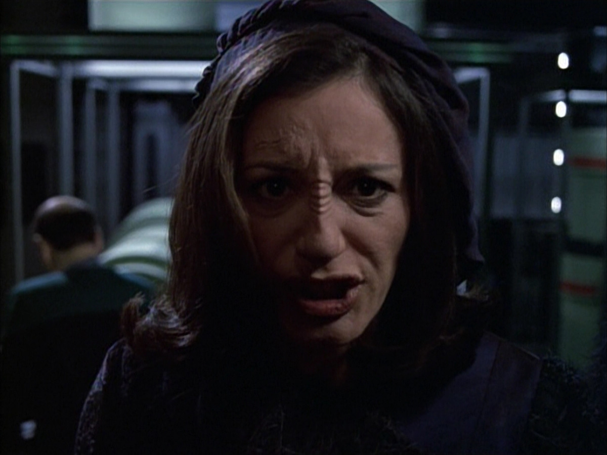 extant_StarTrek_VOY_6x02-SurvivalInstinct_02858.jpg