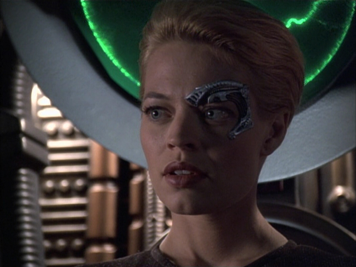 extant_StarTrek_VOY_6x02-SurvivalInstinct_02859.jpg