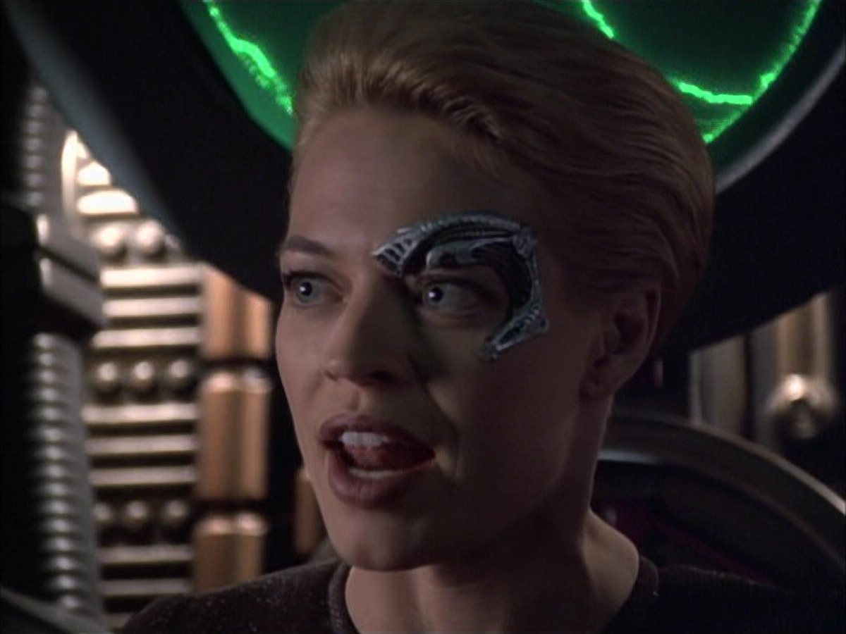 extant_StarTrek_VOY_6x02-SurvivalInstinct_02865.jpg
