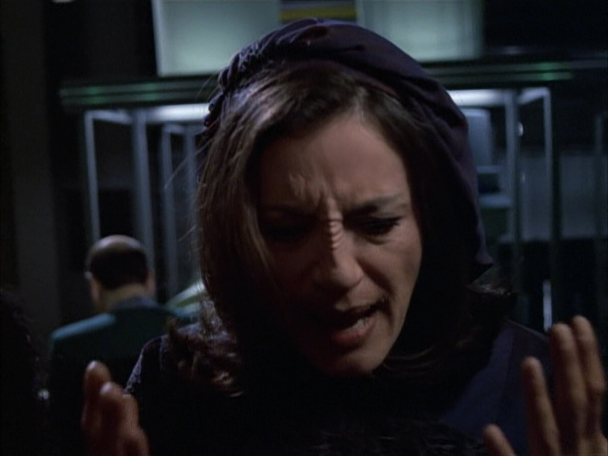 extant_StarTrek_VOY_6x02-SurvivalInstinct_02867.jpg