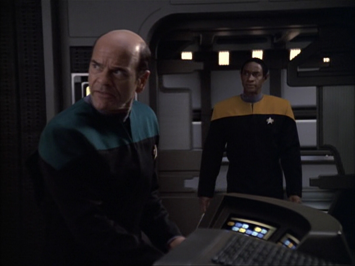 extant_StarTrek_VOY_6x02-SurvivalInstinct_02876.jpg