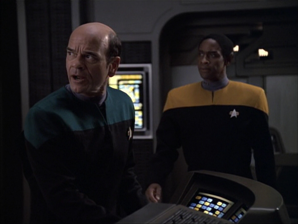extant_StarTrek_VOY_6x02-SurvivalInstinct_02878.jpg