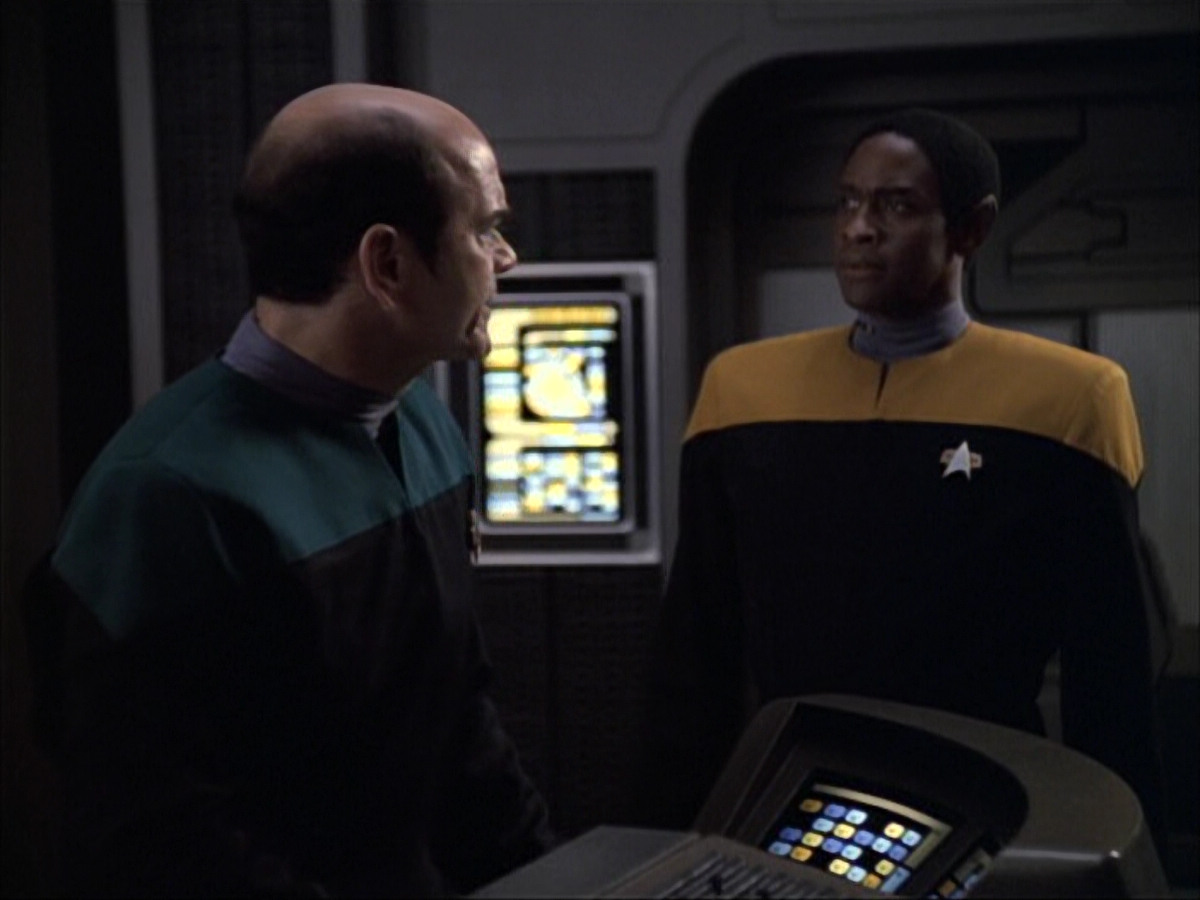 extant_StarTrek_VOY_6x02-SurvivalInstinct_02880.jpg