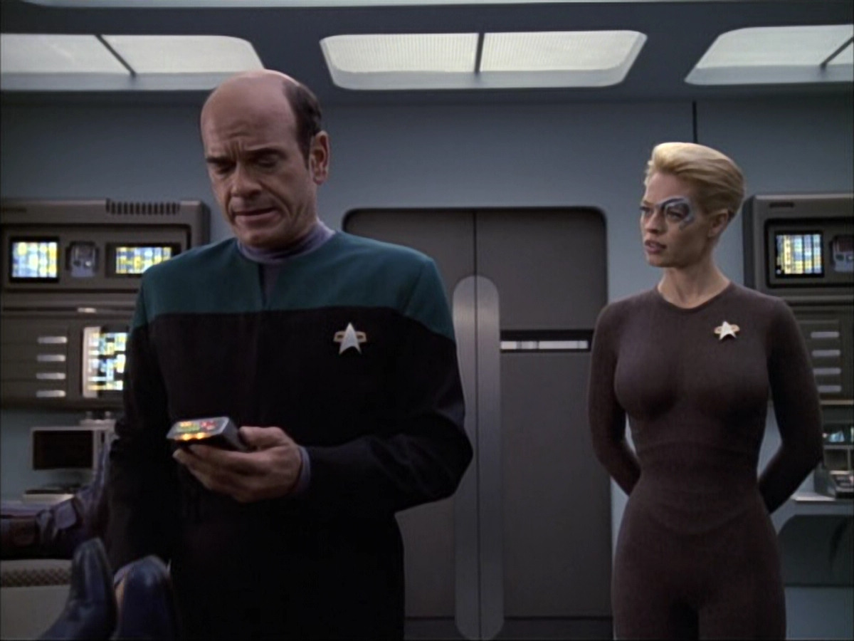 extant_StarTrek_VOY_6x02-SurvivalInstinct_02900.jpg