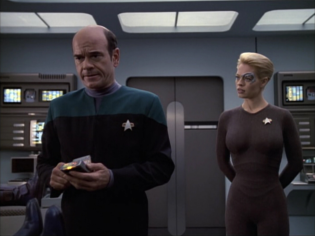 extant_StarTrek_VOY_6x02-SurvivalInstinct_02901.jpg