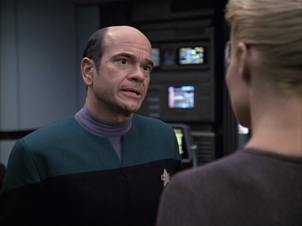 extant_StarTrek_VOY_6x02-SurvivalInstinct_02929.jpg