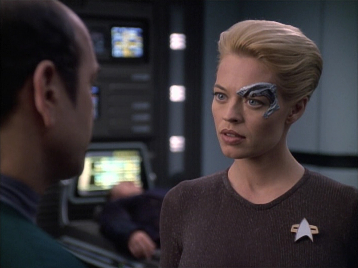 extant_StarTrek_VOY_6x02-SurvivalInstinct_02944.jpg