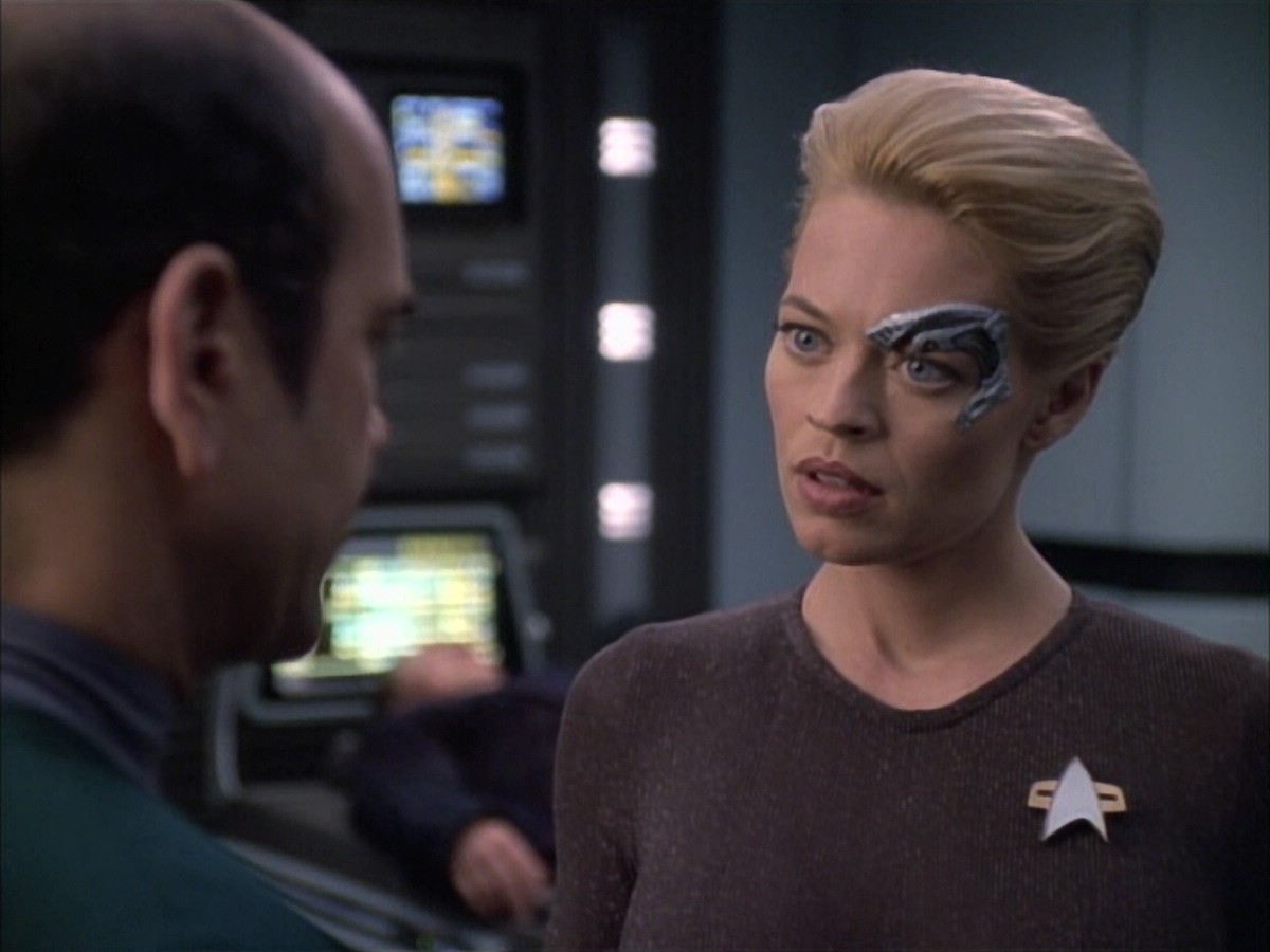 extant_StarTrek_VOY_6x02-SurvivalInstinct_02968.jpg
