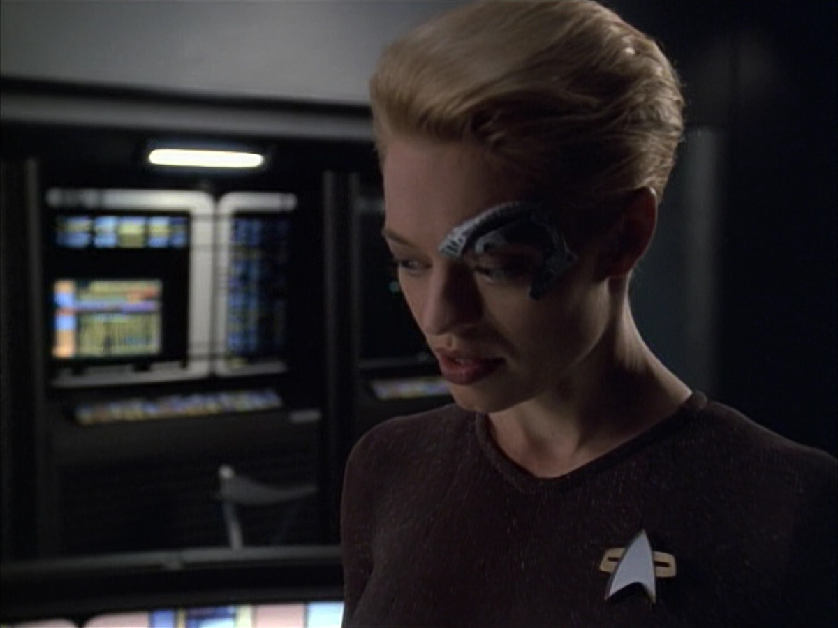 extant_StarTrek_VOY_6x02-SurvivalInstinct_02995.jpg