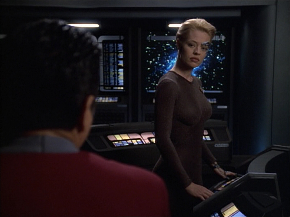 extant_StarTrek_VOY_6x02-SurvivalInstinct_03014.jpg