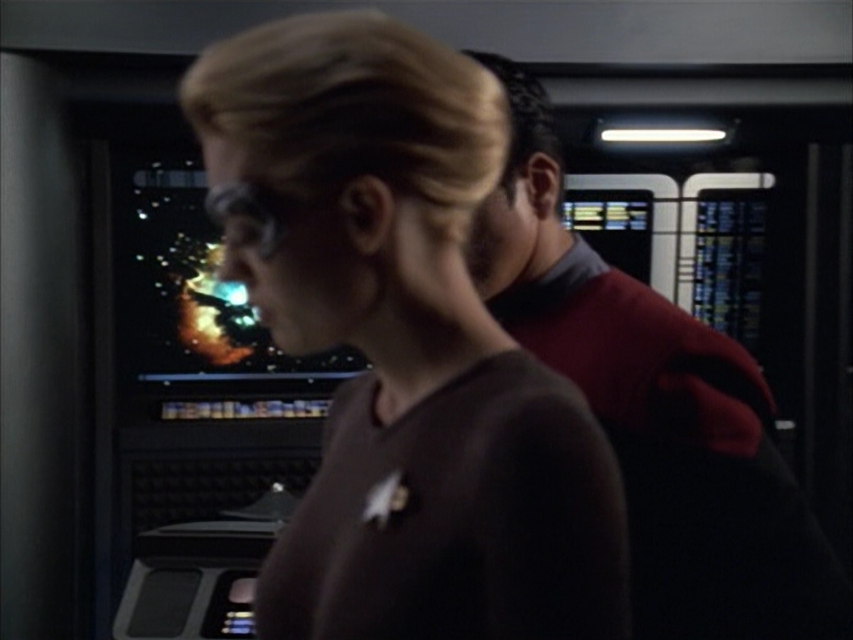 extant_StarTrek_VOY_6x02-SurvivalInstinct_03044.jpg