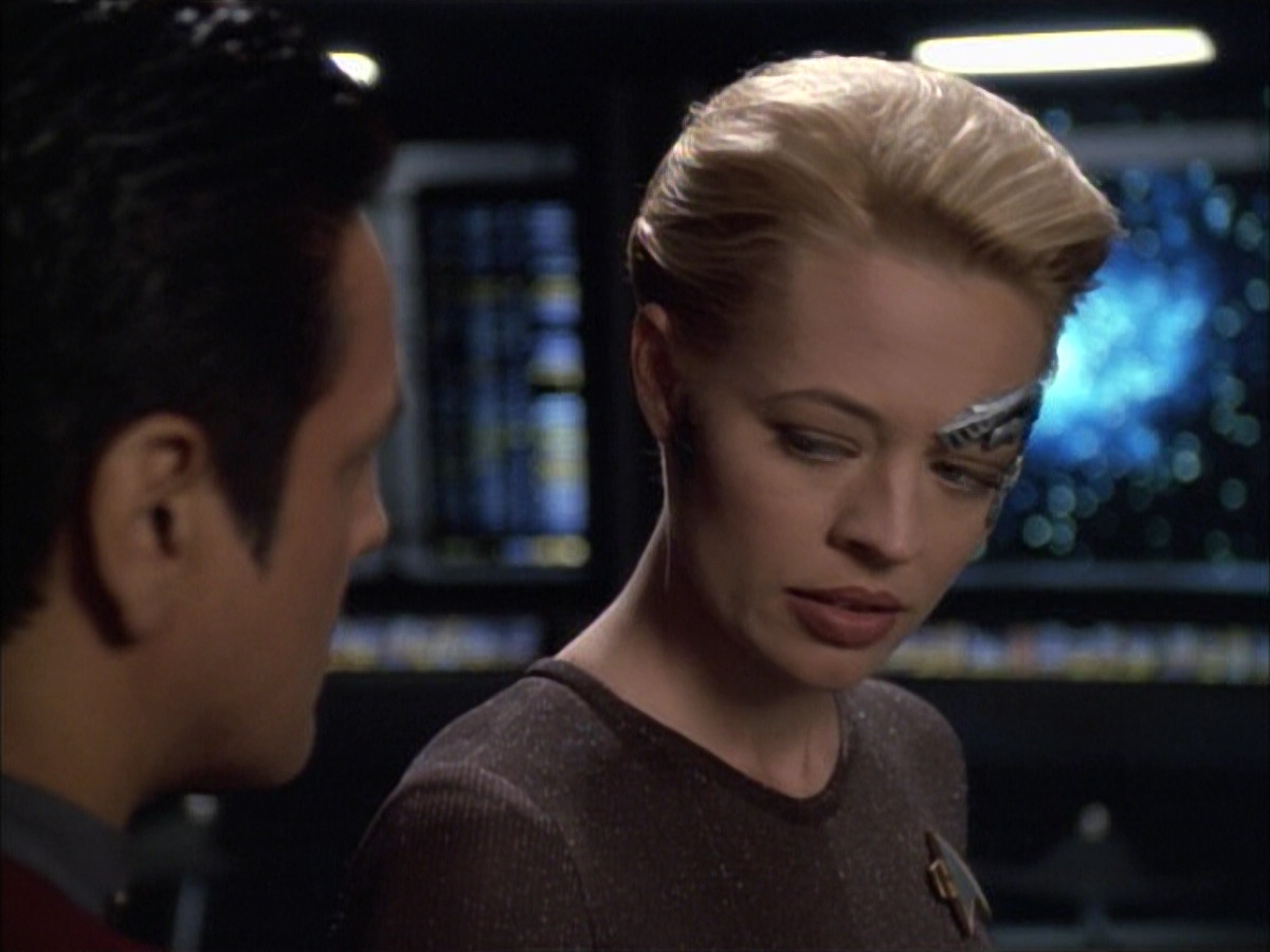 extant_StarTrek_VOY_6x02-SurvivalInstinct_03061.jpg