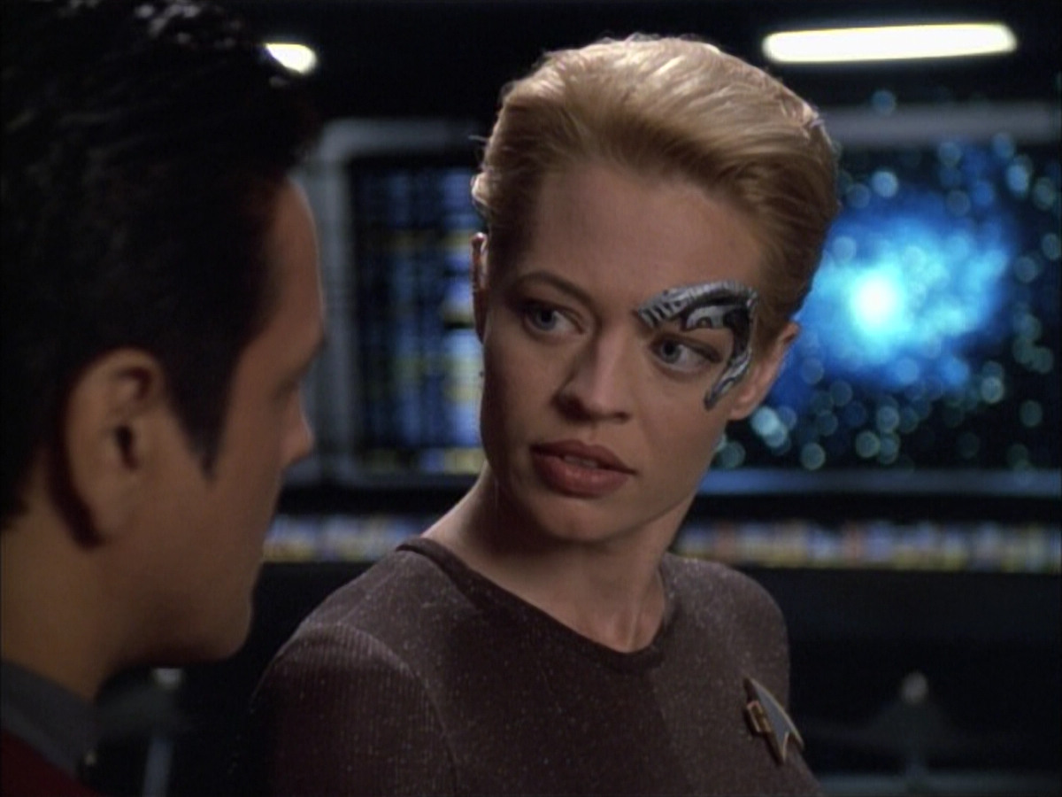 extant_StarTrek_VOY_6x02-SurvivalInstinct_03074.jpg