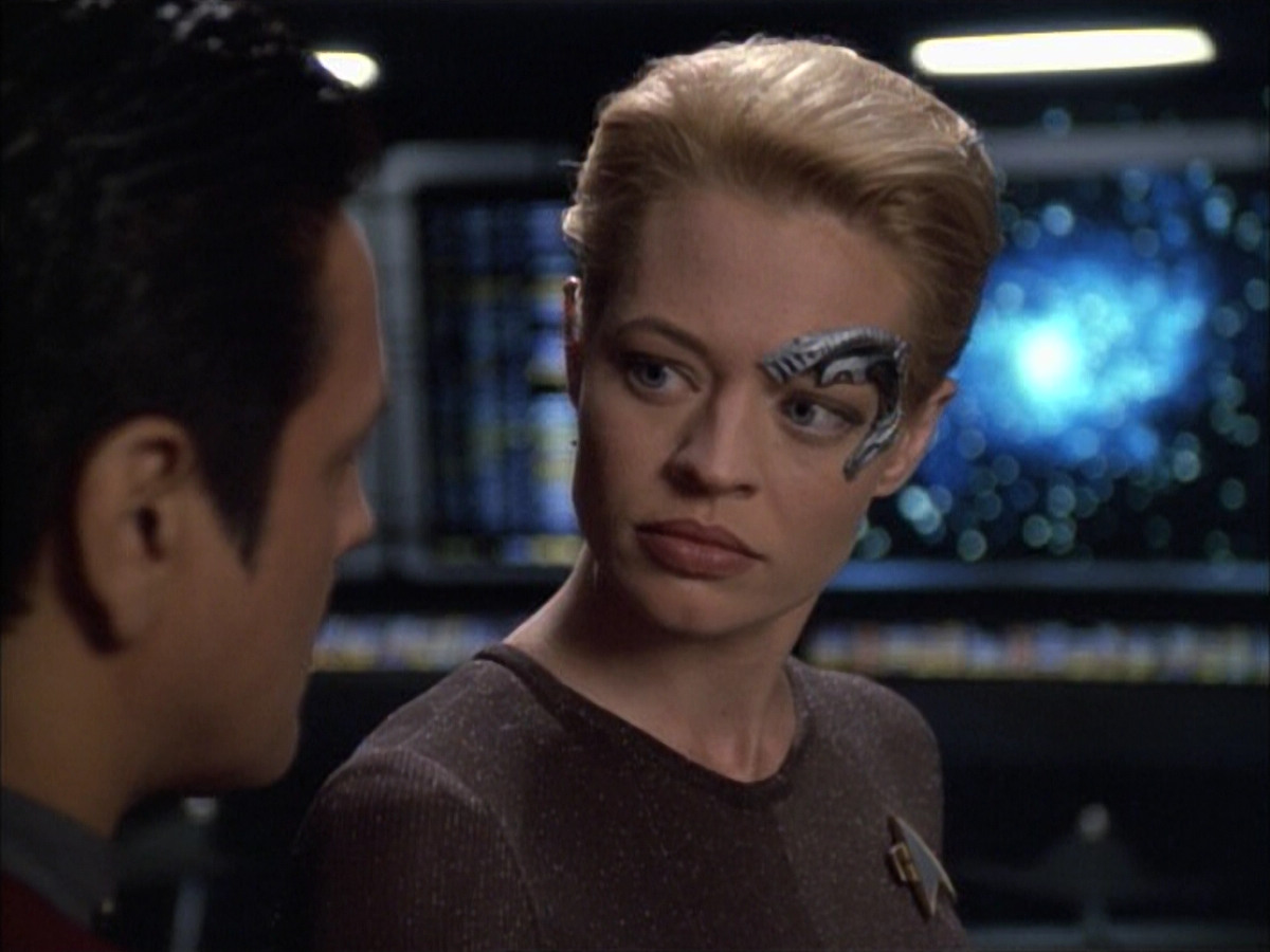 extant_StarTrek_VOY_6x02-SurvivalInstinct_03075.jpg