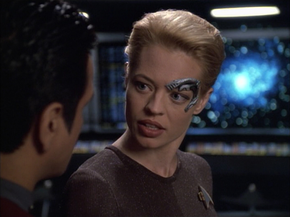 extant_StarTrek_VOY_6x02-SurvivalInstinct_03103.jpg