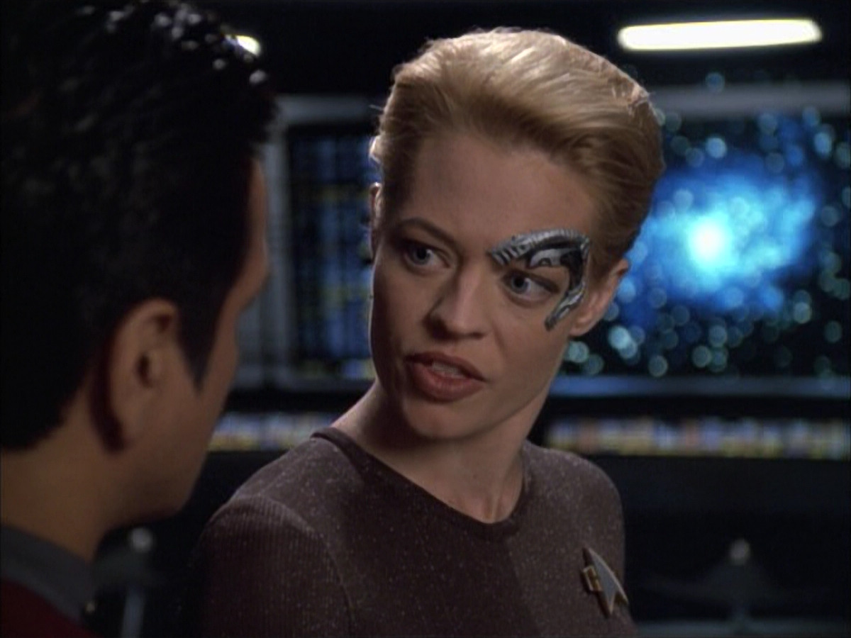 extant_StarTrek_VOY_6x02-SurvivalInstinct_03104.jpg