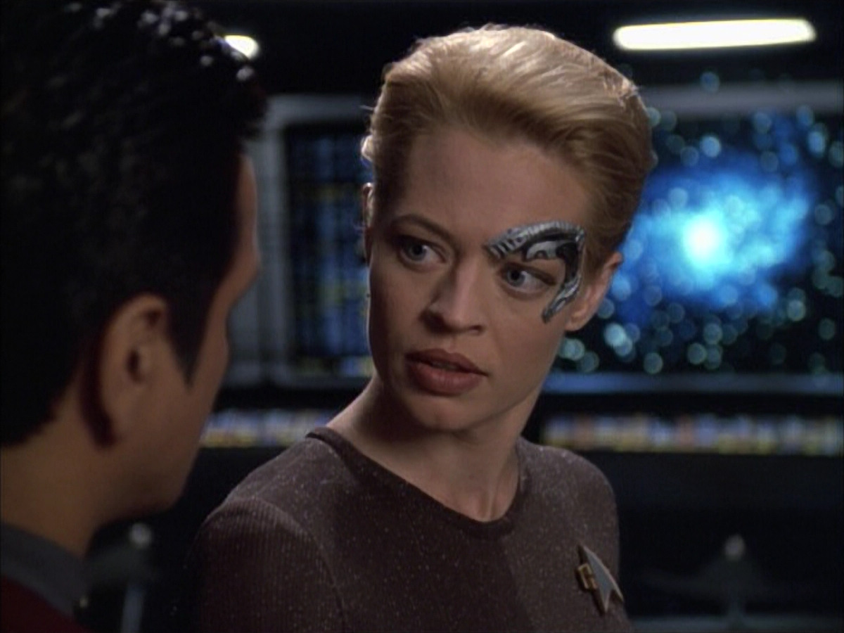extant_StarTrek_VOY_6x02-SurvivalInstinct_03106.jpg