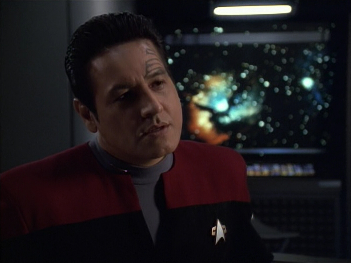 extant_StarTrek_VOY_6x02-SurvivalInstinct_03113.jpg