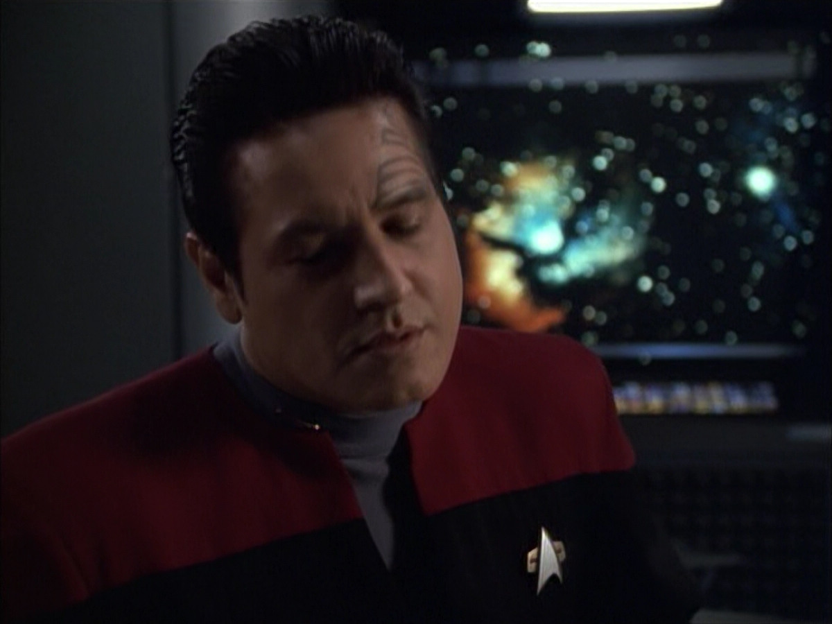 extant_StarTrek_VOY_6x02-SurvivalInstinct_03114.jpg