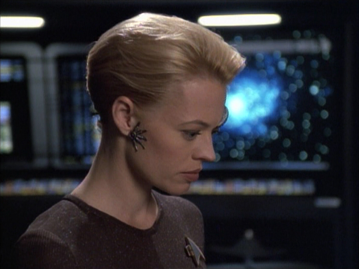 extant_StarTrek_VOY_6x02-SurvivalInstinct_03132.jpg