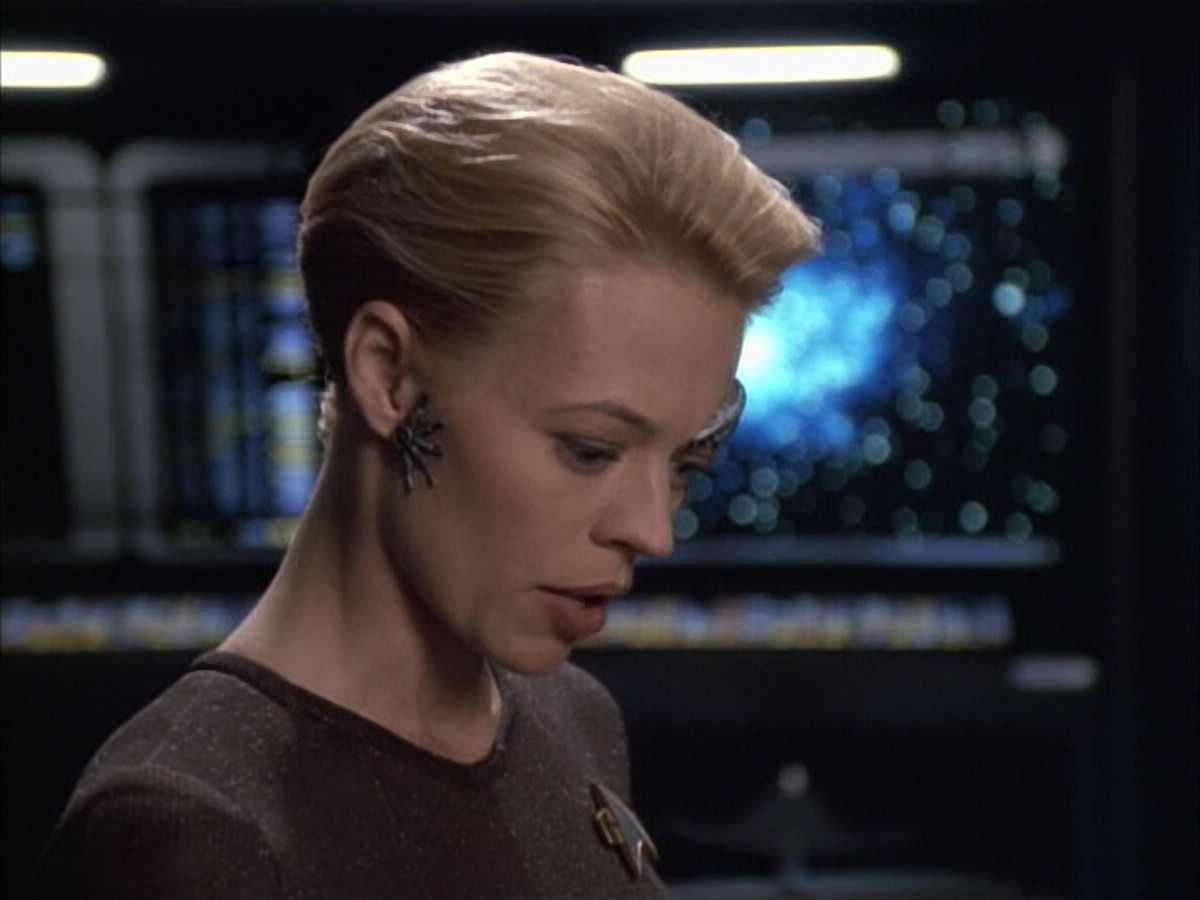 extant_StarTrek_VOY_6x02-SurvivalInstinct_03142.jpg