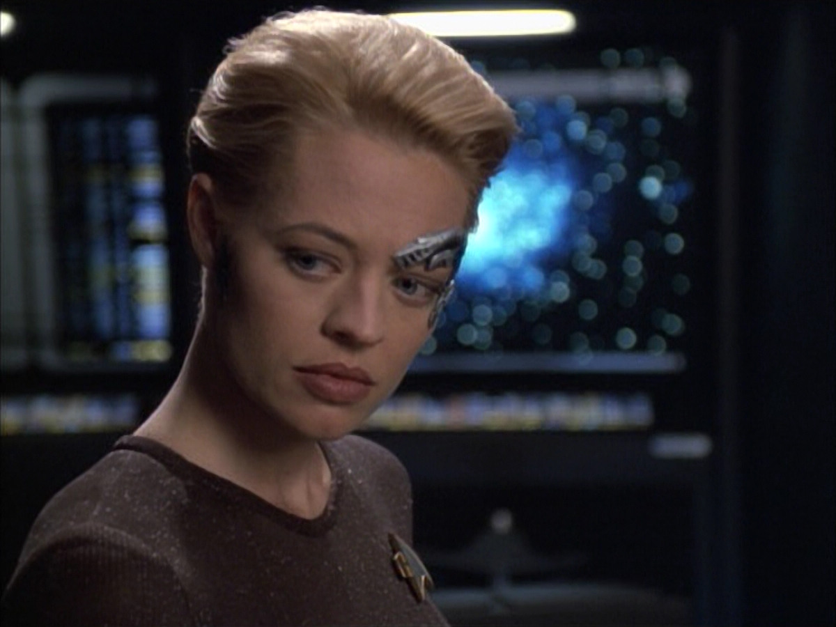 extant_StarTrek_VOY_6x02-SurvivalInstinct_03152.jpg