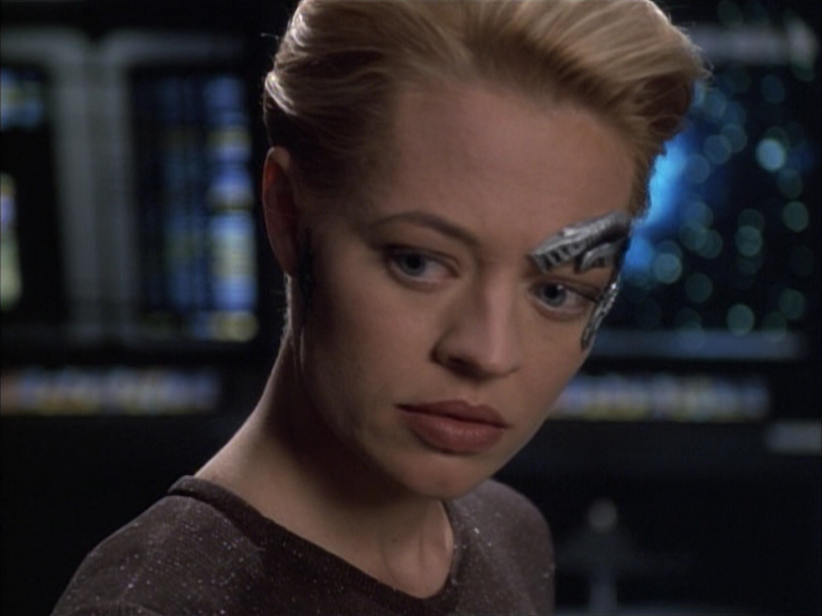 extant_StarTrek_VOY_6x02-SurvivalInstinct_03165.jpg