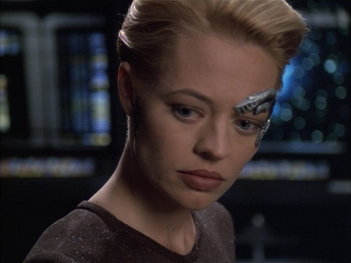 extant_StarTrek_VOY_6x02-SurvivalInstinct_03166.jpg
