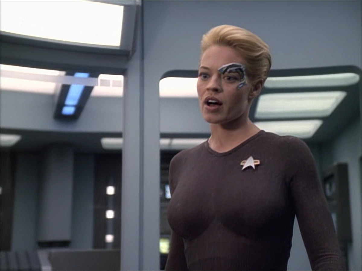 extant_StarTrek_VOY_6x02-SurvivalInstinct_03174.jpg