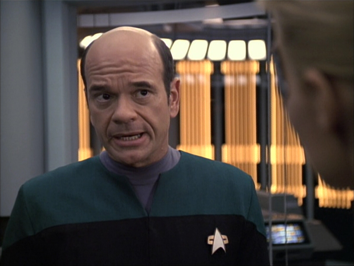 extant_StarTrek_VOY_6x02-SurvivalInstinct_03206.jpg