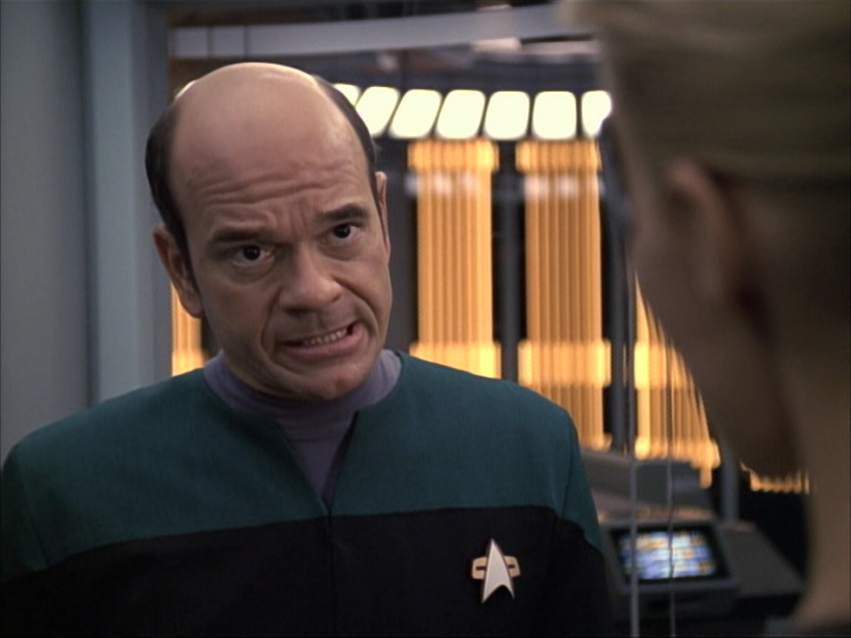 extant_StarTrek_VOY_6x02-SurvivalInstinct_03213.jpg