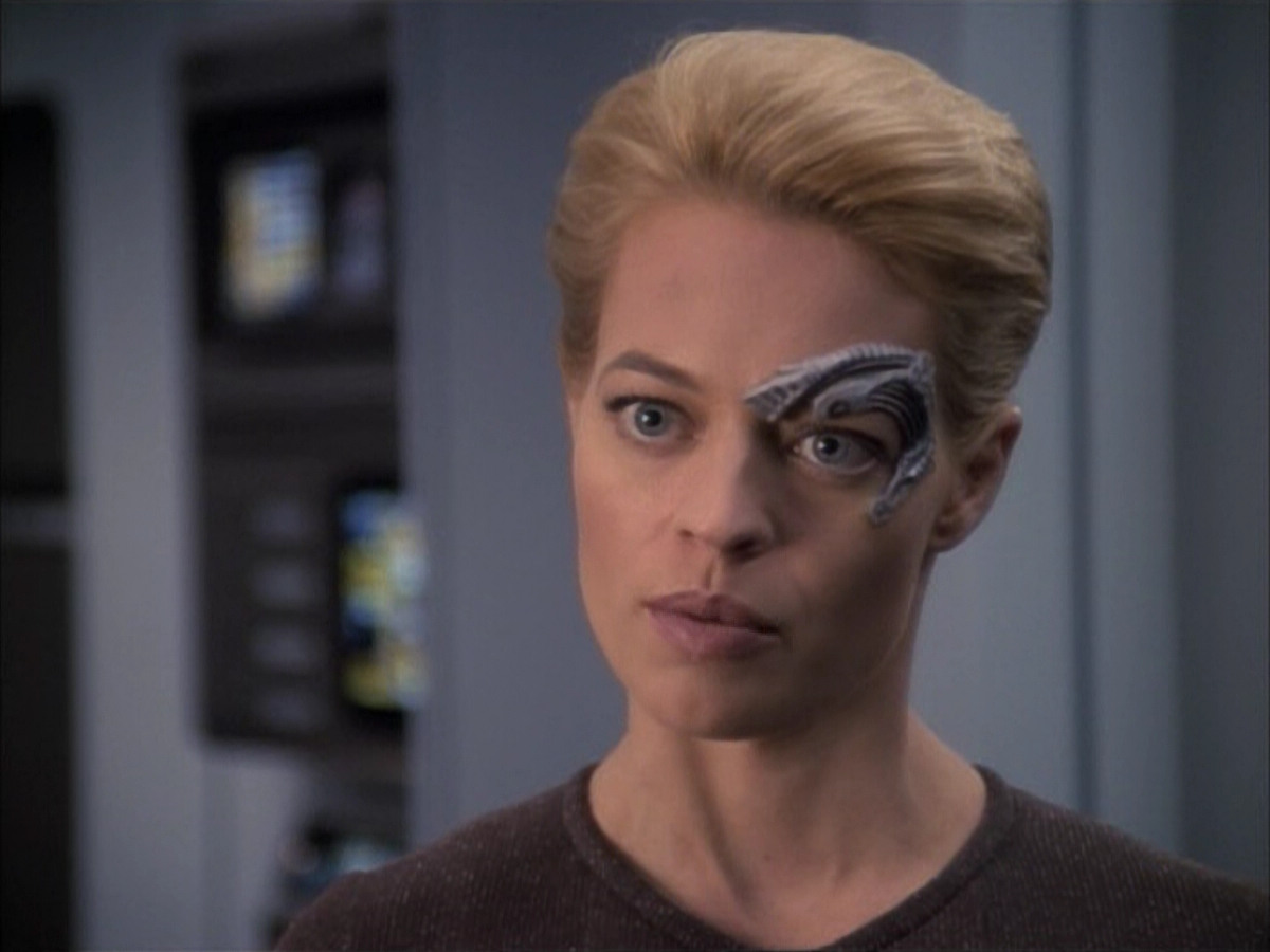 extant_StarTrek_VOY_6x02-SurvivalInstinct_03215.jpg