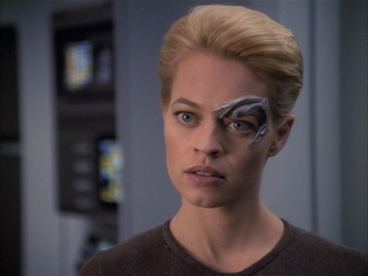 extant_StarTrek_VOY_6x02-SurvivalInstinct_03223.jpg