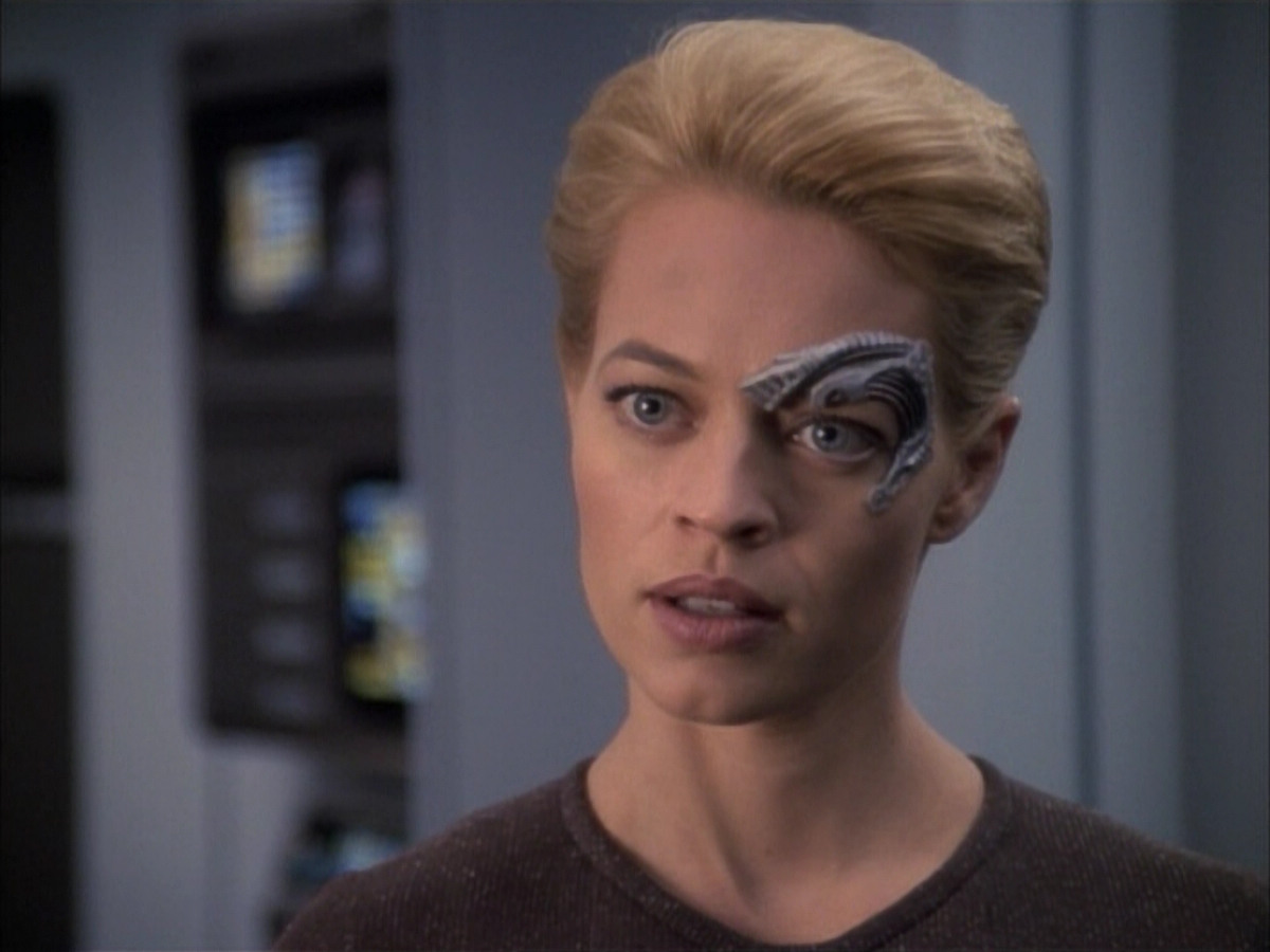 extant_StarTrek_VOY_6x02-SurvivalInstinct_03225.jpg