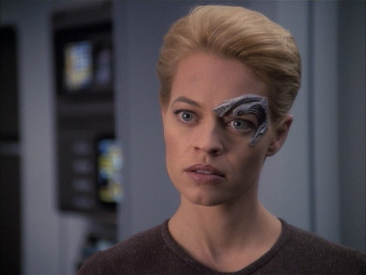extant_StarTrek_VOY_6x02-SurvivalInstinct_03233.jpg
