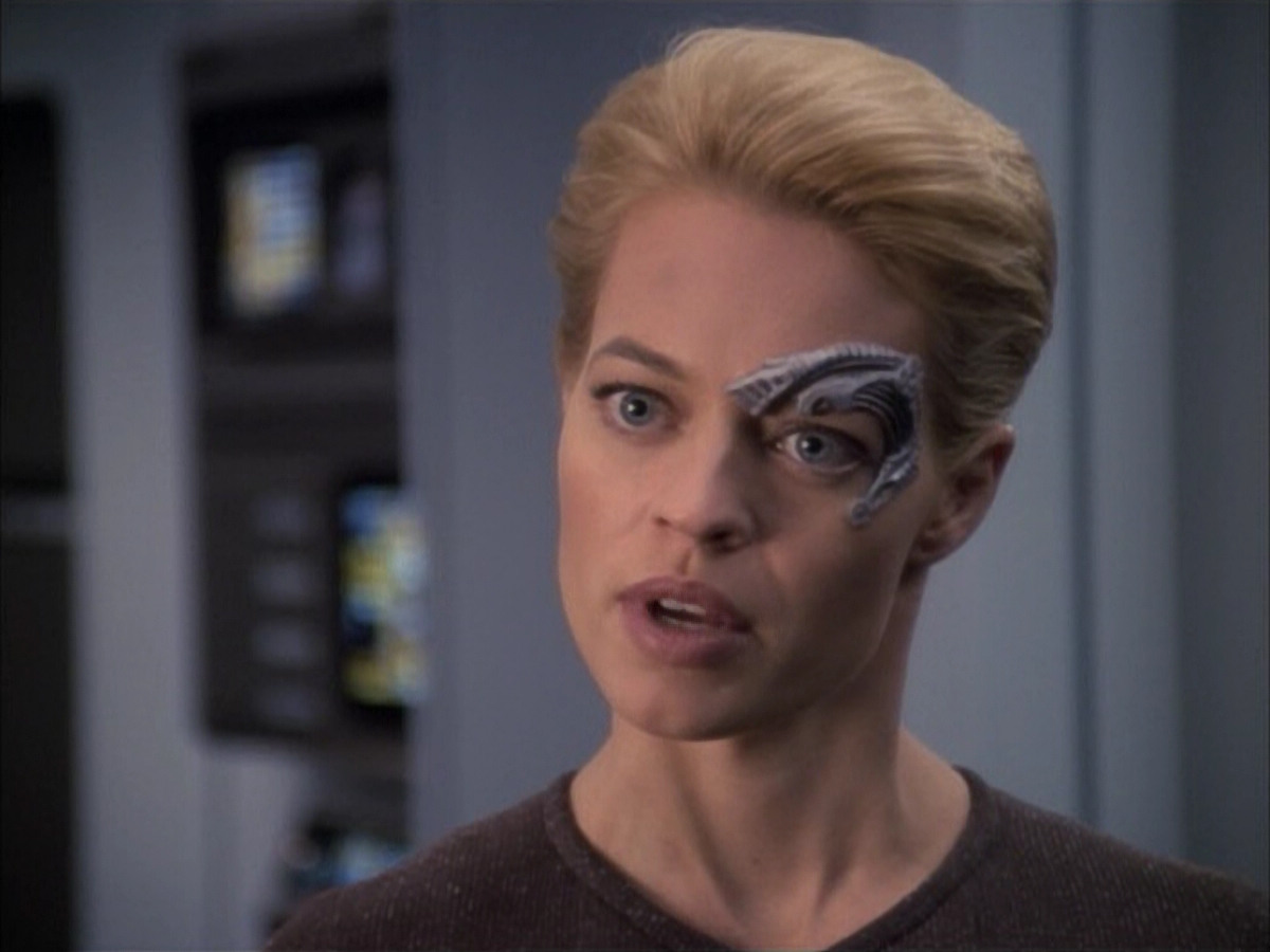 extant_StarTrek_VOY_6x02-SurvivalInstinct_03258.jpg