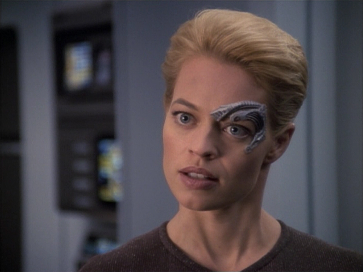 extant_StarTrek_VOY_6x02-SurvivalInstinct_03261.jpg
