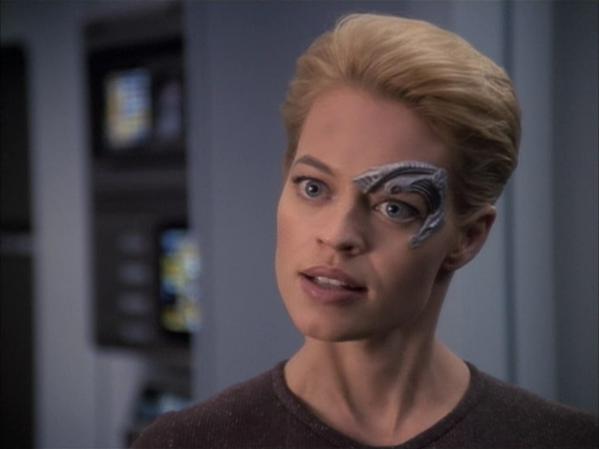 extant_StarTrek_VOY_6x02-SurvivalInstinct_03271.jpg