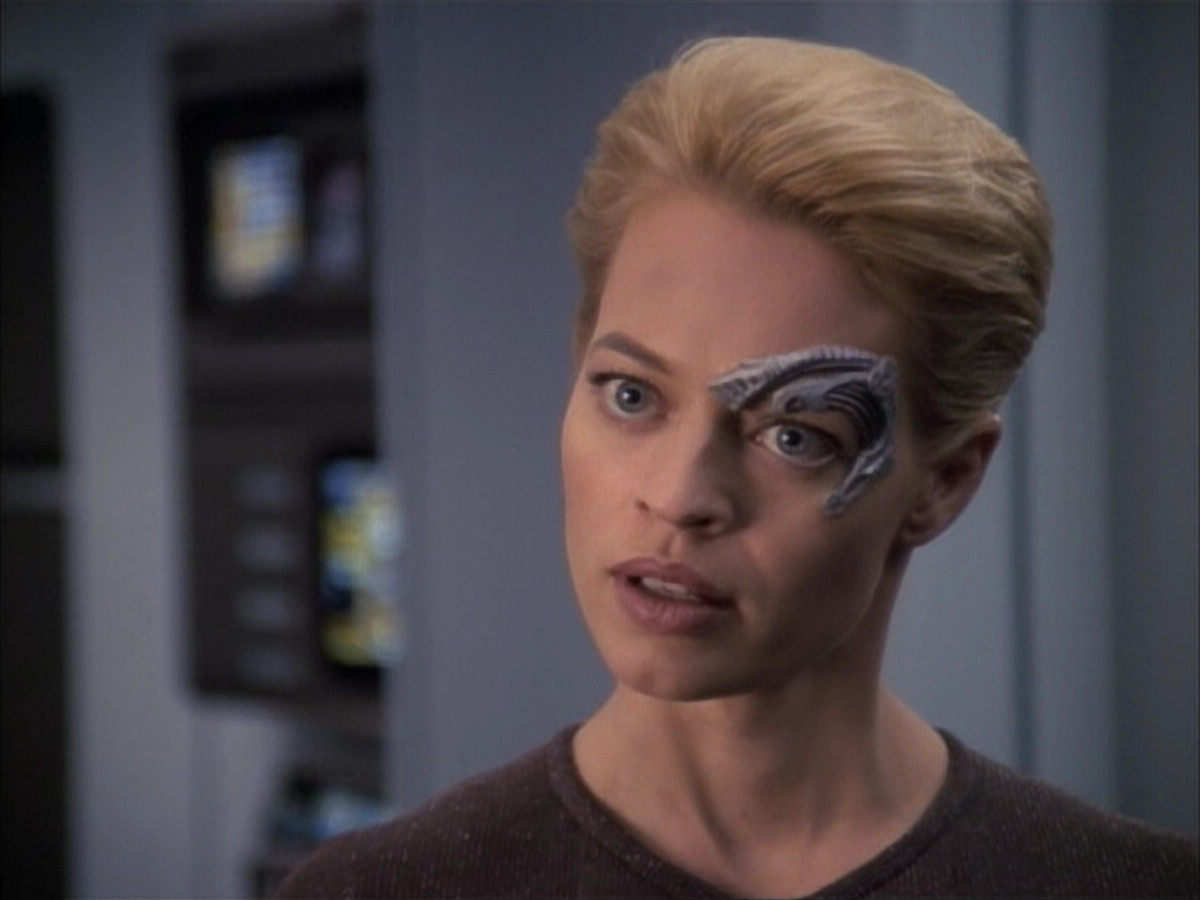 extant_StarTrek_VOY_6x02-SurvivalInstinct_03272.jpg
