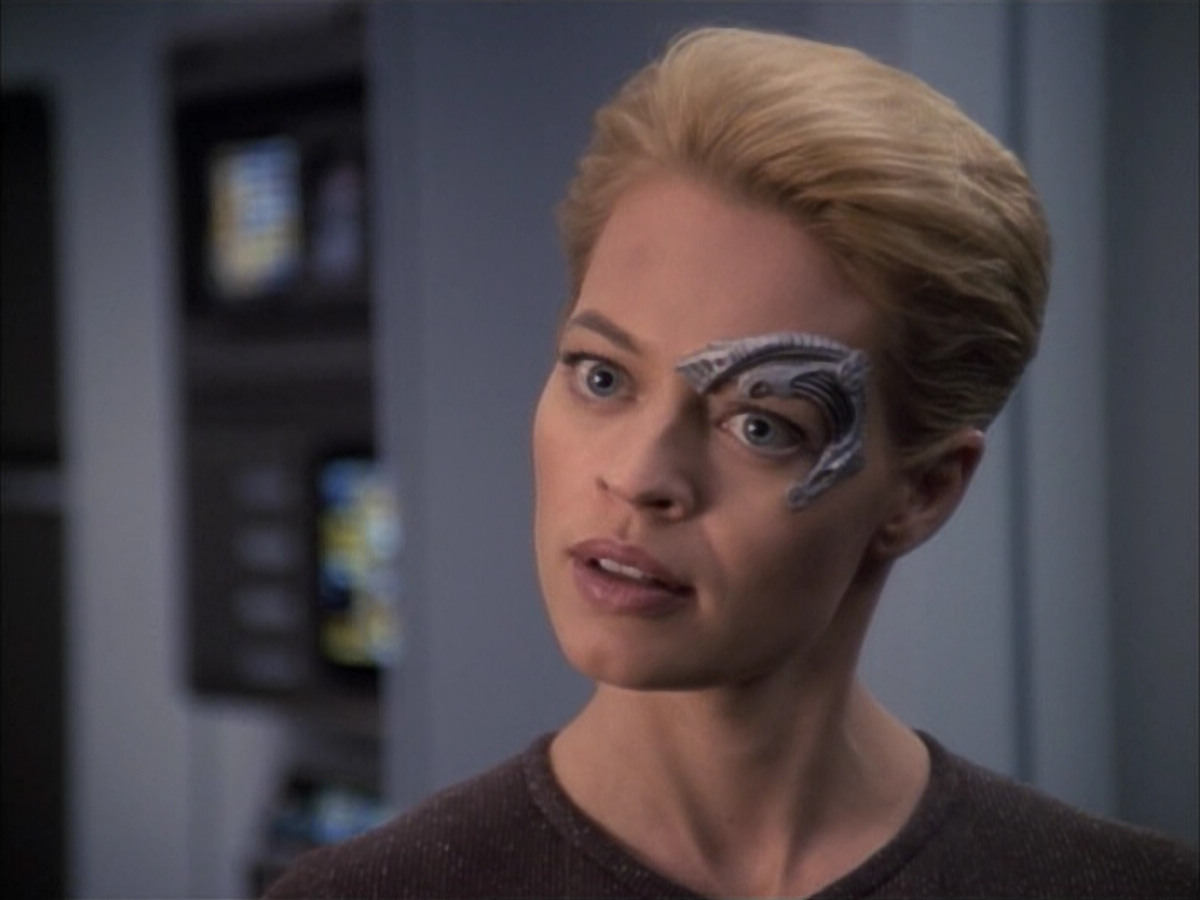extant_StarTrek_VOY_6x02-SurvivalInstinct_03285.jpg