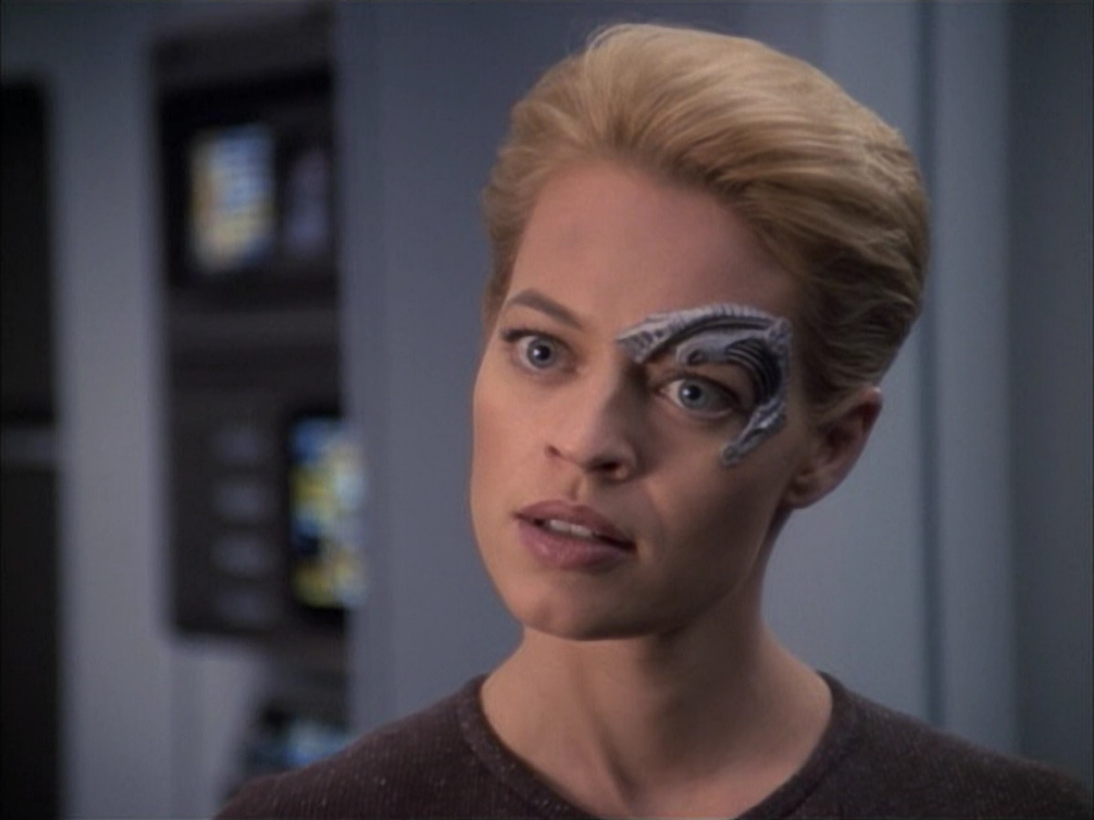 extant_StarTrek_VOY_6x02-SurvivalInstinct_03327.jpg
