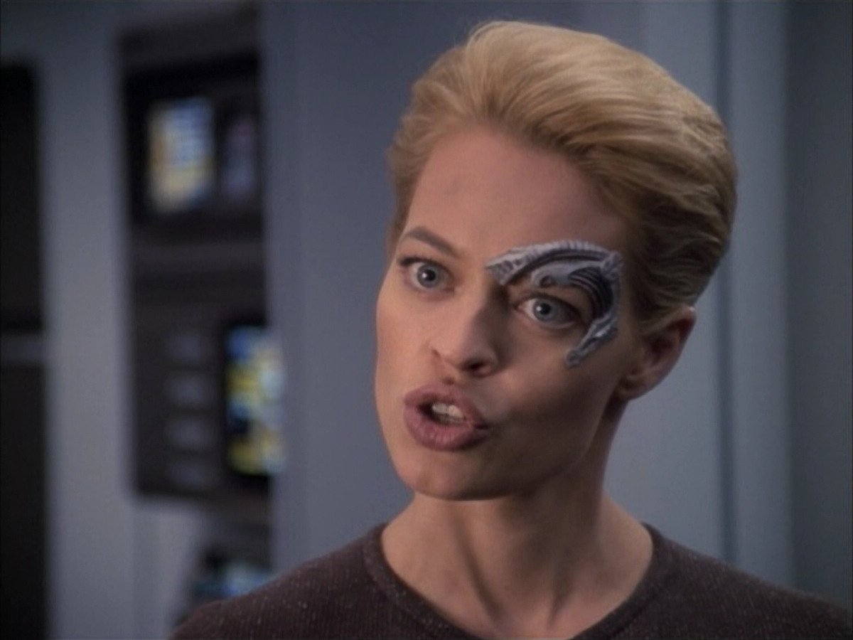 extant_StarTrek_VOY_6x02-SurvivalInstinct_03328.jpg