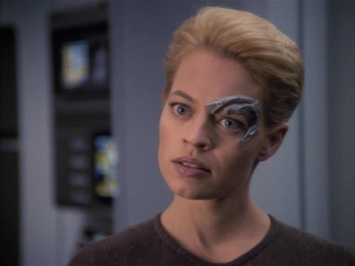 extant_StarTrek_VOY_6x02-SurvivalInstinct_03336.jpg