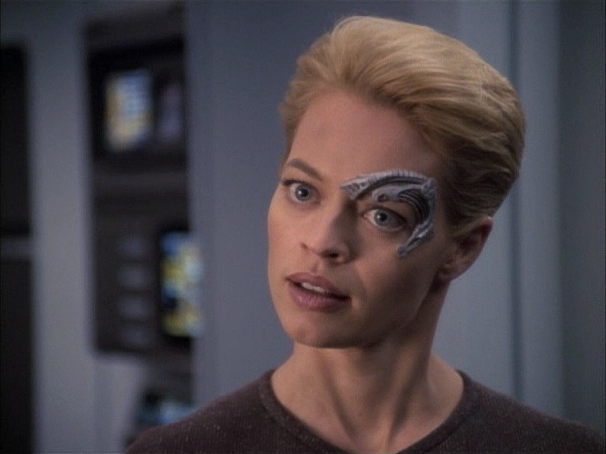 extant_StarTrek_VOY_6x02-SurvivalInstinct_03339.jpg