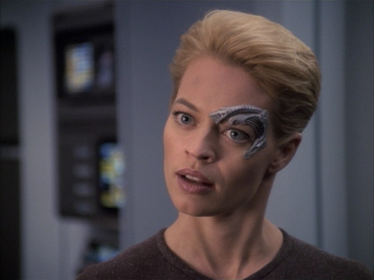 extant_StarTrek_VOY_6x02-SurvivalInstinct_03341.jpg