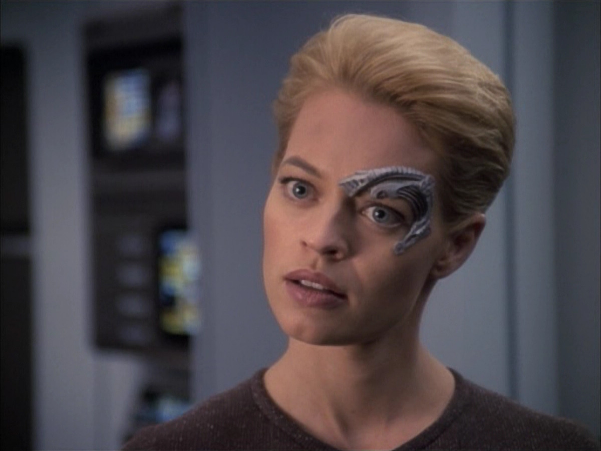 extant_StarTrek_VOY_6x02-SurvivalInstinct_03342.jpg