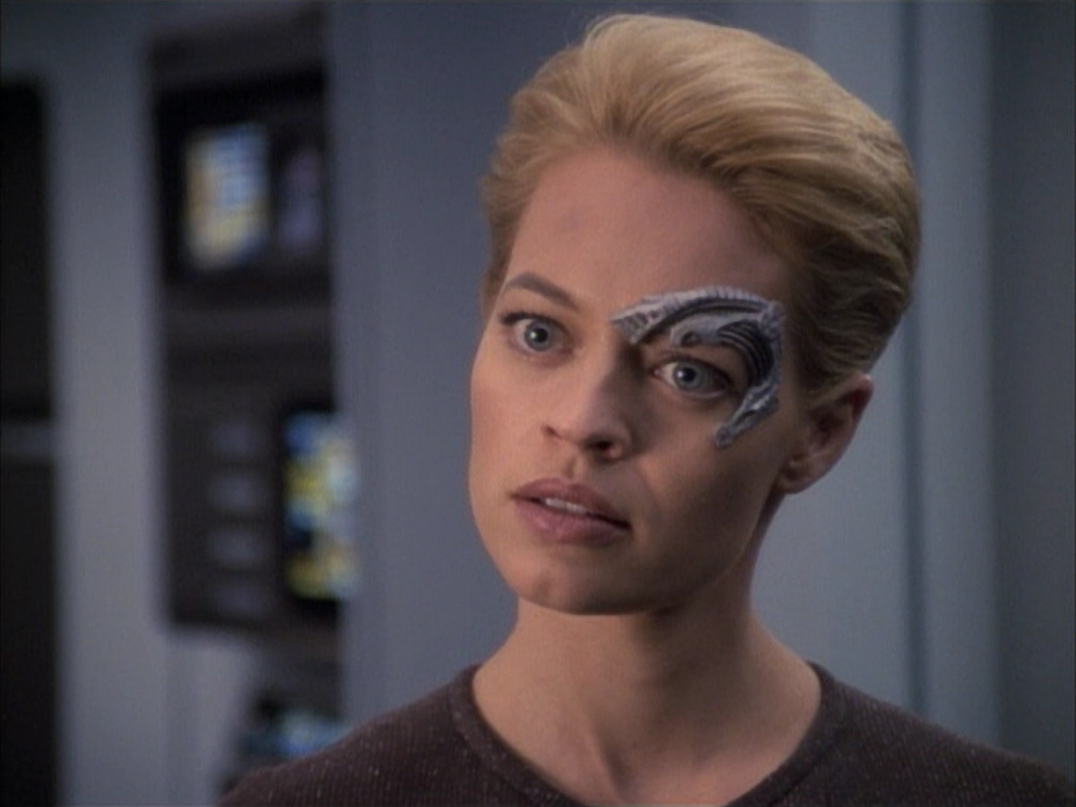 extant_StarTrek_VOY_6x02-SurvivalInstinct_03348.jpg